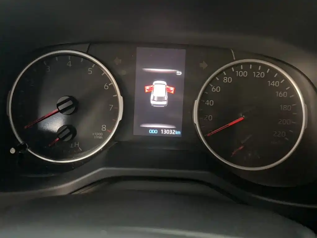 Toyota Wildlander 2023 2.0L CVT FWD LE фото 6