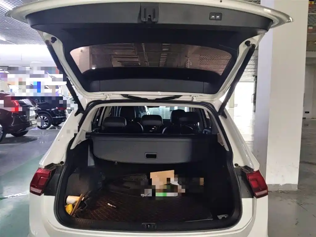 Volkswagen Tiguan L 2021 330TSI Automatic 2WD R-Line Premium фото 19