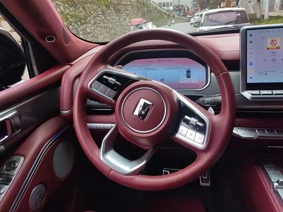 TANK TANK 700 NEW ENERGY