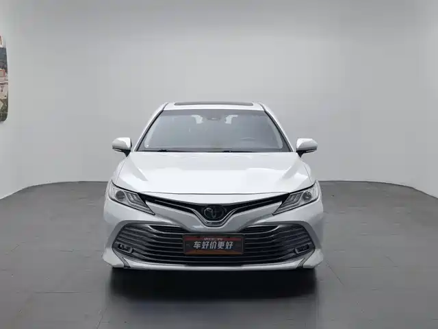 Toyota Camry 2019 Facelift 2.0G Luxury Edition — фото 3