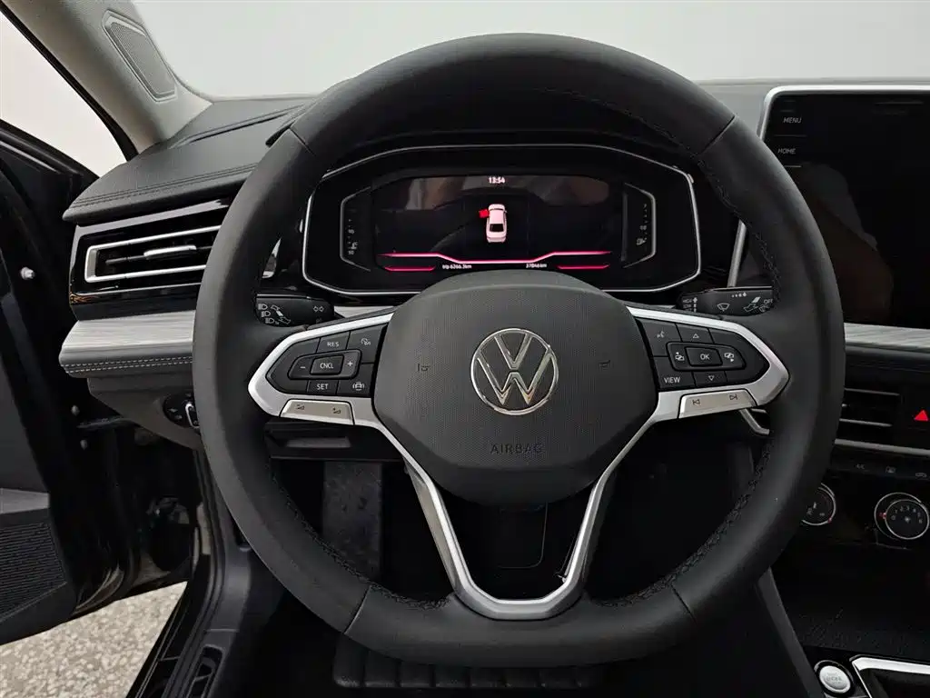 Volkswagen Sagitar 2023 300TSI DSG Surpassing Edition фото 10