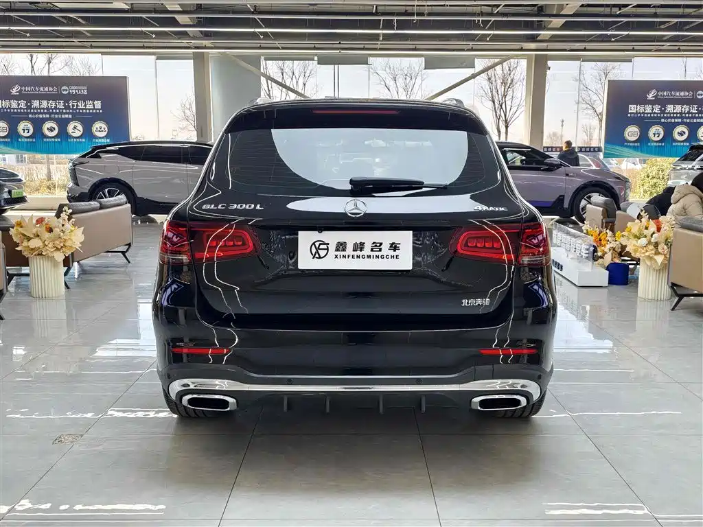 MERCEDES-BENZ GLC
