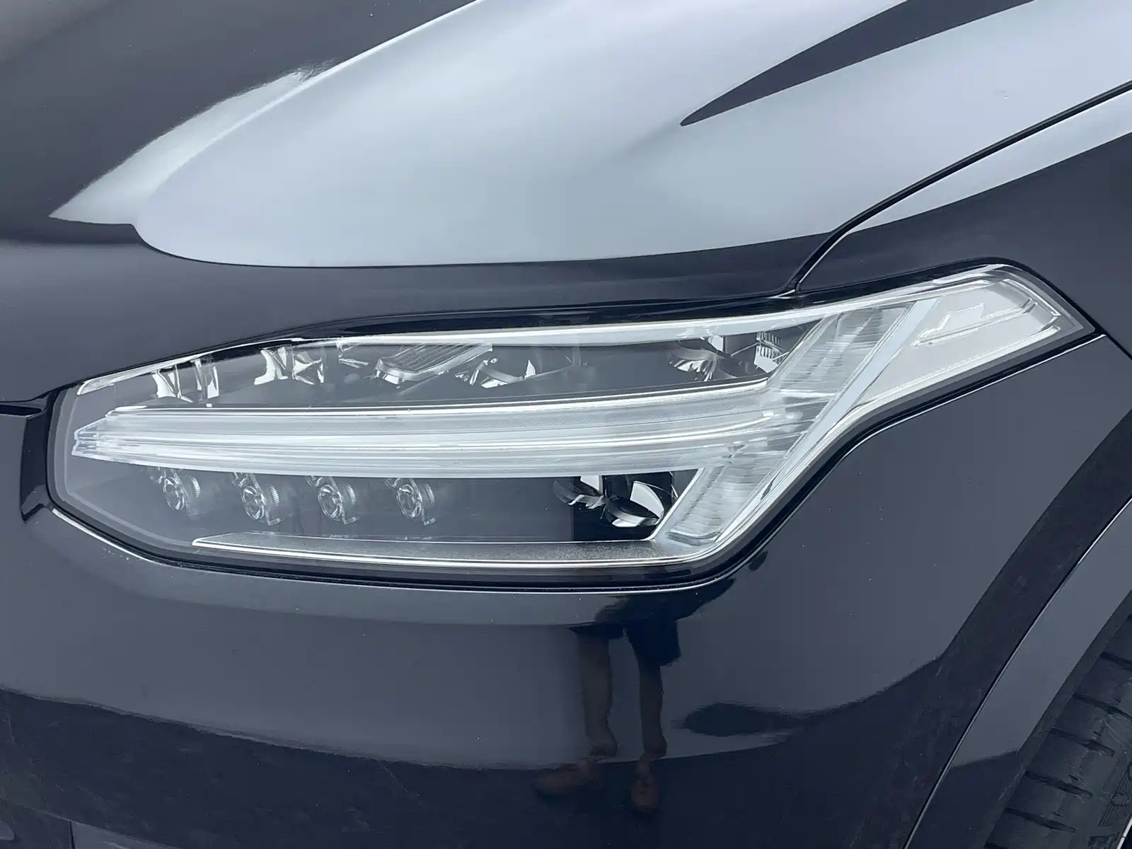 صورة 11 - Volvo XC90