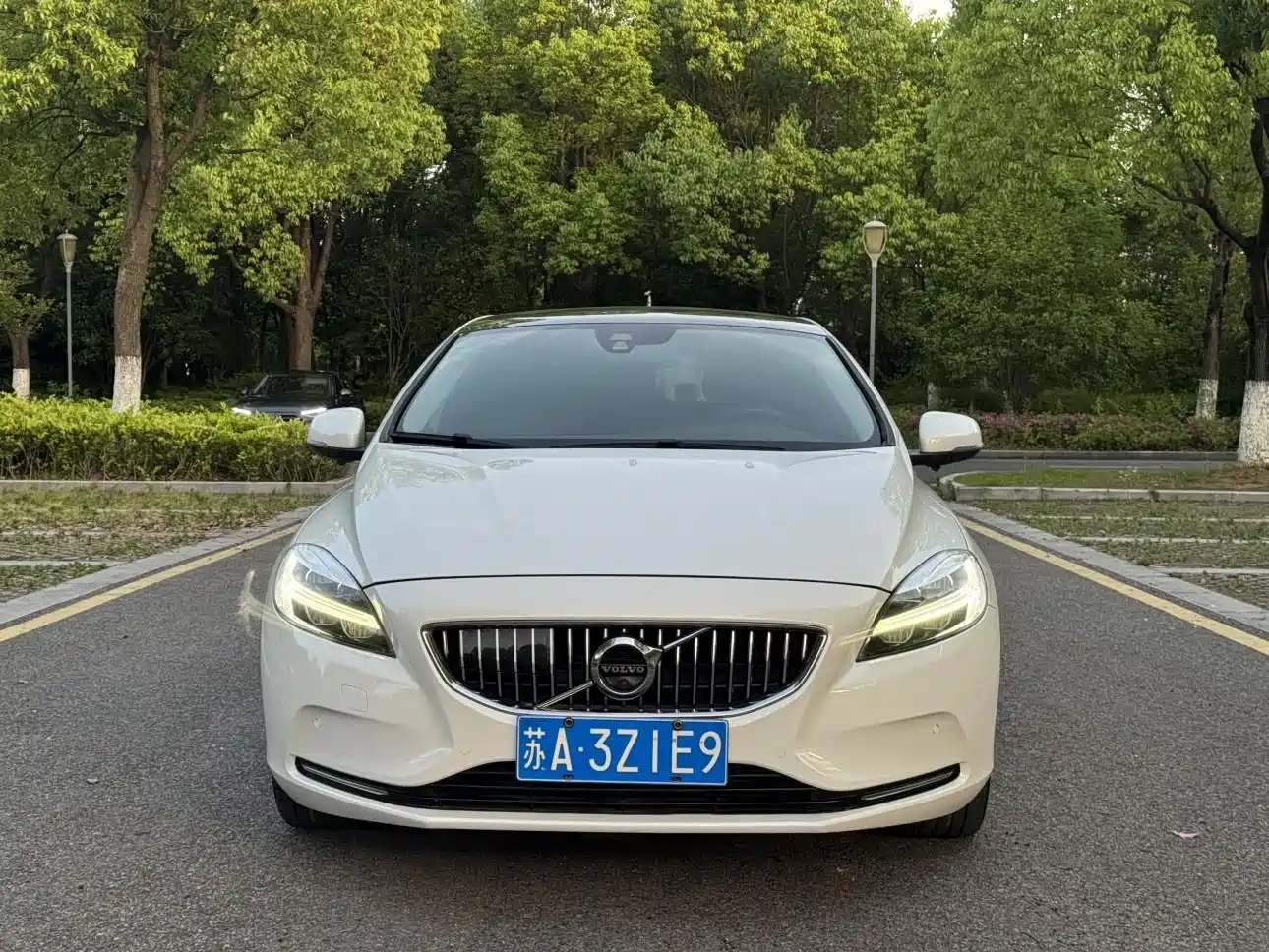 Фото 2 - Volvo V40