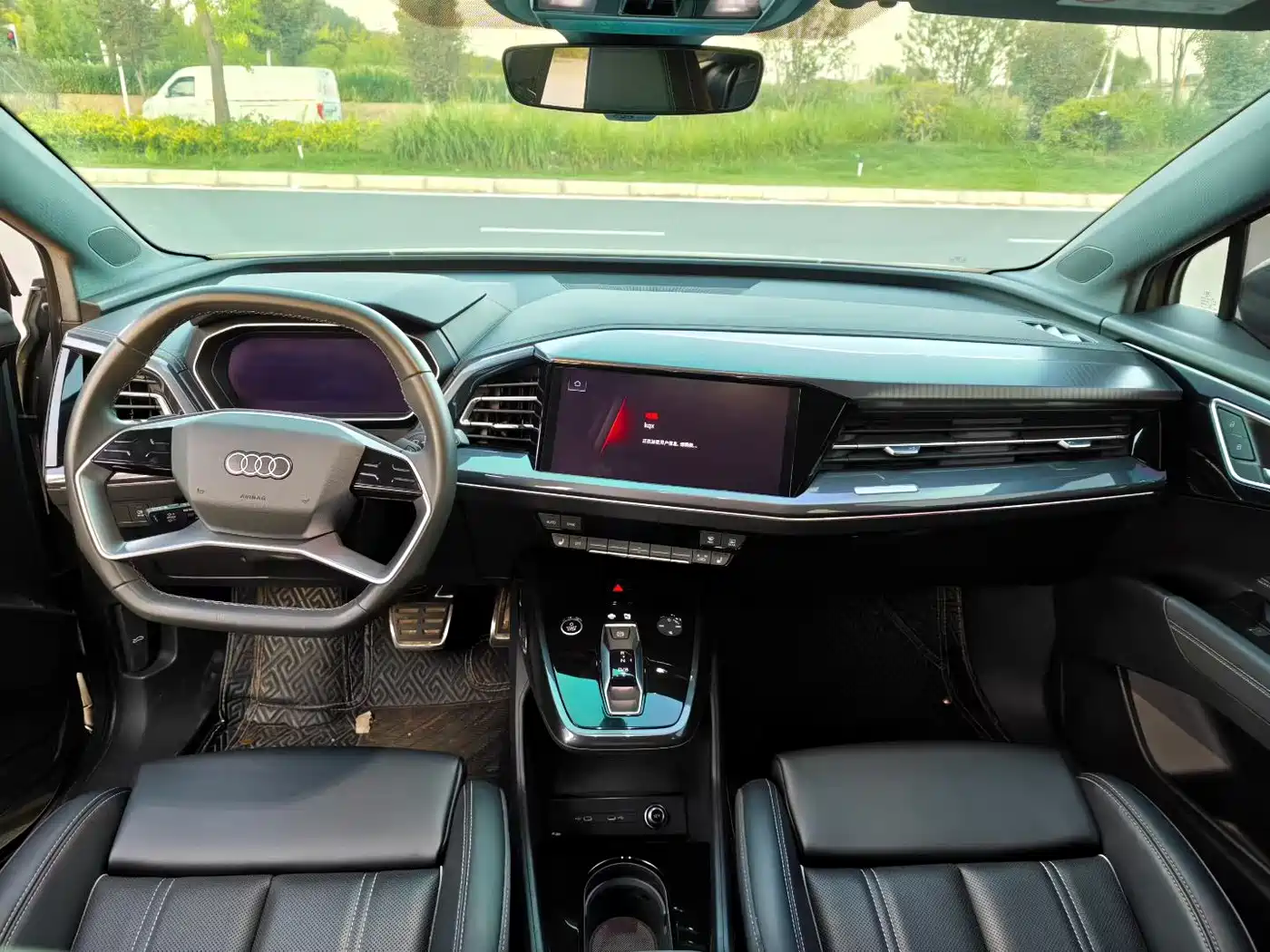 Фото 5 - Audi Q4 e-tron