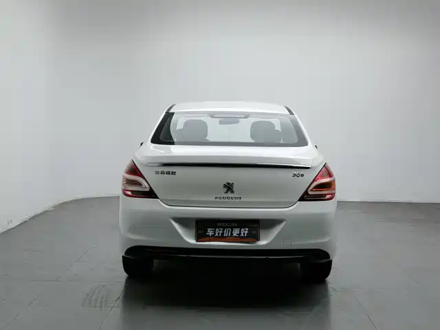 Peugeot 308 2014 Model Joy Edition Classic 1.6L Automatic Superior Style — фото 4