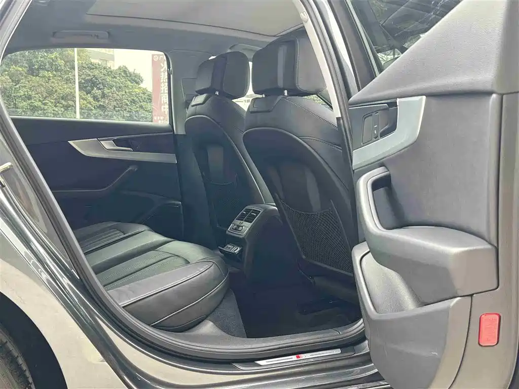Audi A4L 2020 40 TFSI quattro Luxury Dynamic фото 26