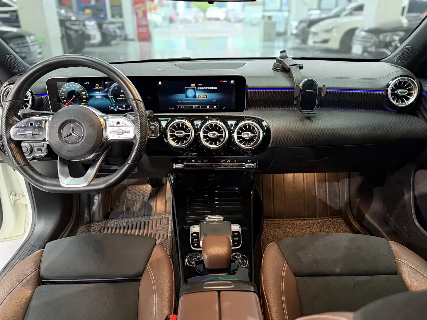 Mercedes-Benz A-Class 2020 A 200 L Sport Sedan фото 10