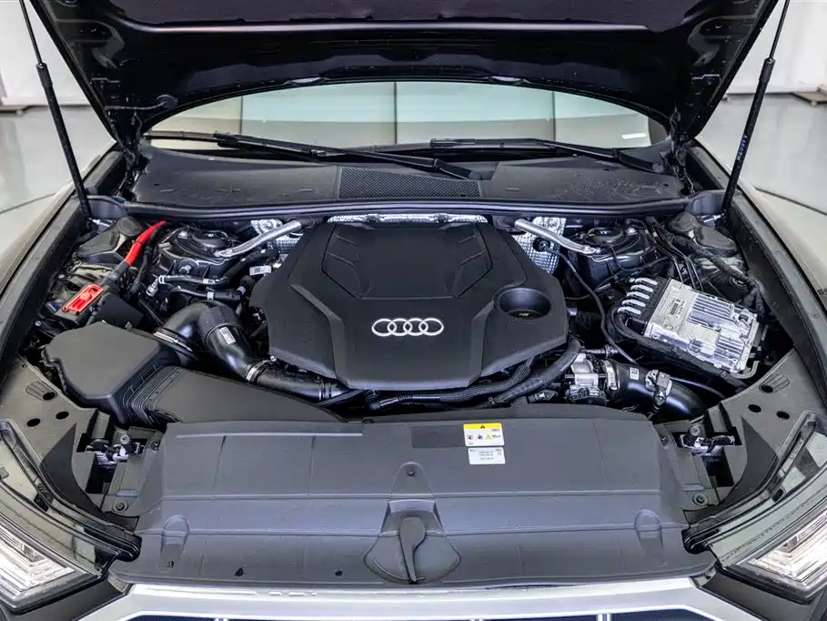 Audi A6 (Import) 2025 2024 allroad quattro 55 TFSI Premium Off-road