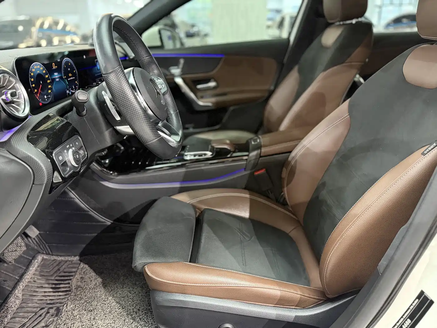 Mercedes-Benz A-Class 2020 A 200 L Sport Sedan фото 4