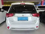 Photo 6 - Mitsubishi Outlander