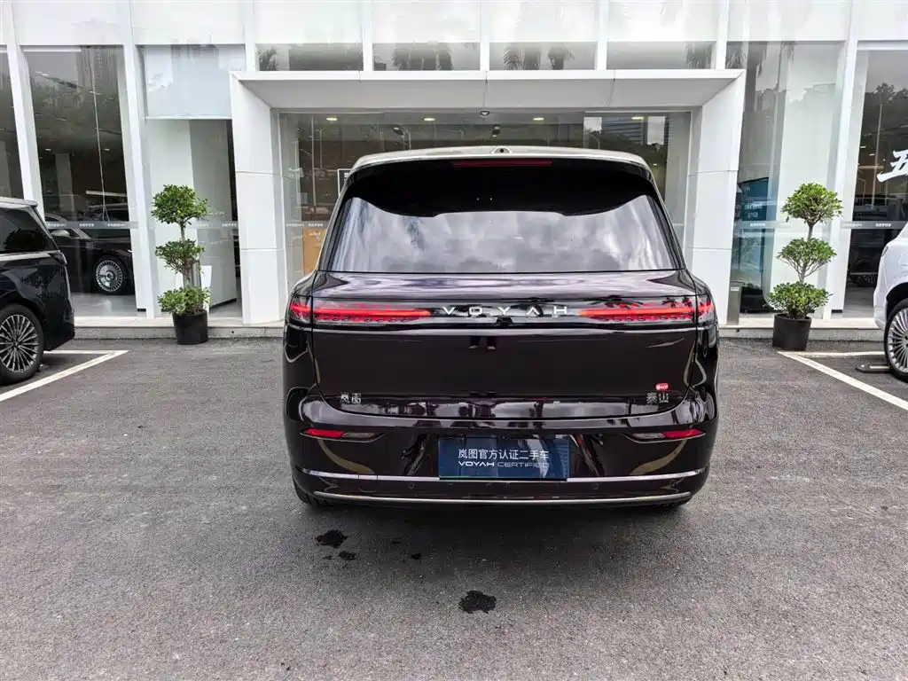 Voyah Auto VOYAH Taisan 2026 Model Base фото 4