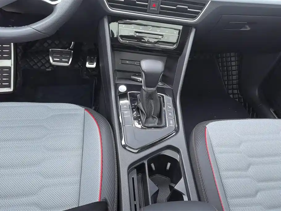 Volkswagen Tiguan L 2022 330TSI Auto 2WD R-Line Premium Edition фото 16