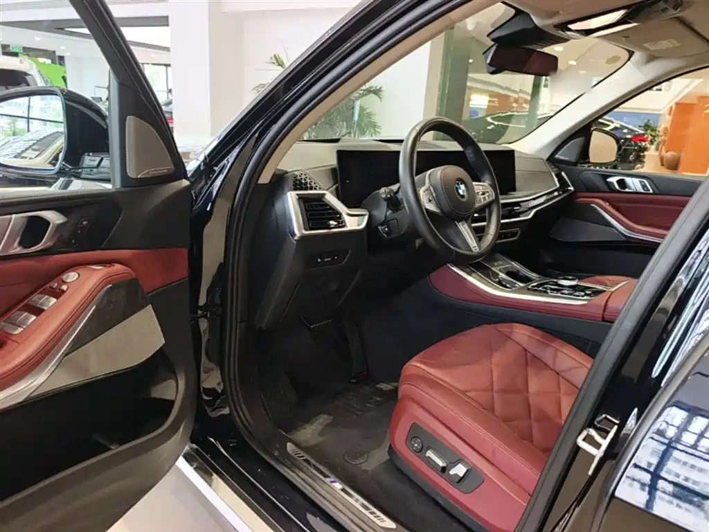 BMW X5 2025 Model xDrive 30Li Exclusive M Sport Blackout Package фото 23