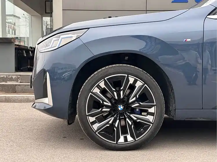 BMW X3 2025 xDrive30L Premium Model M Sport Black Package фото 3
