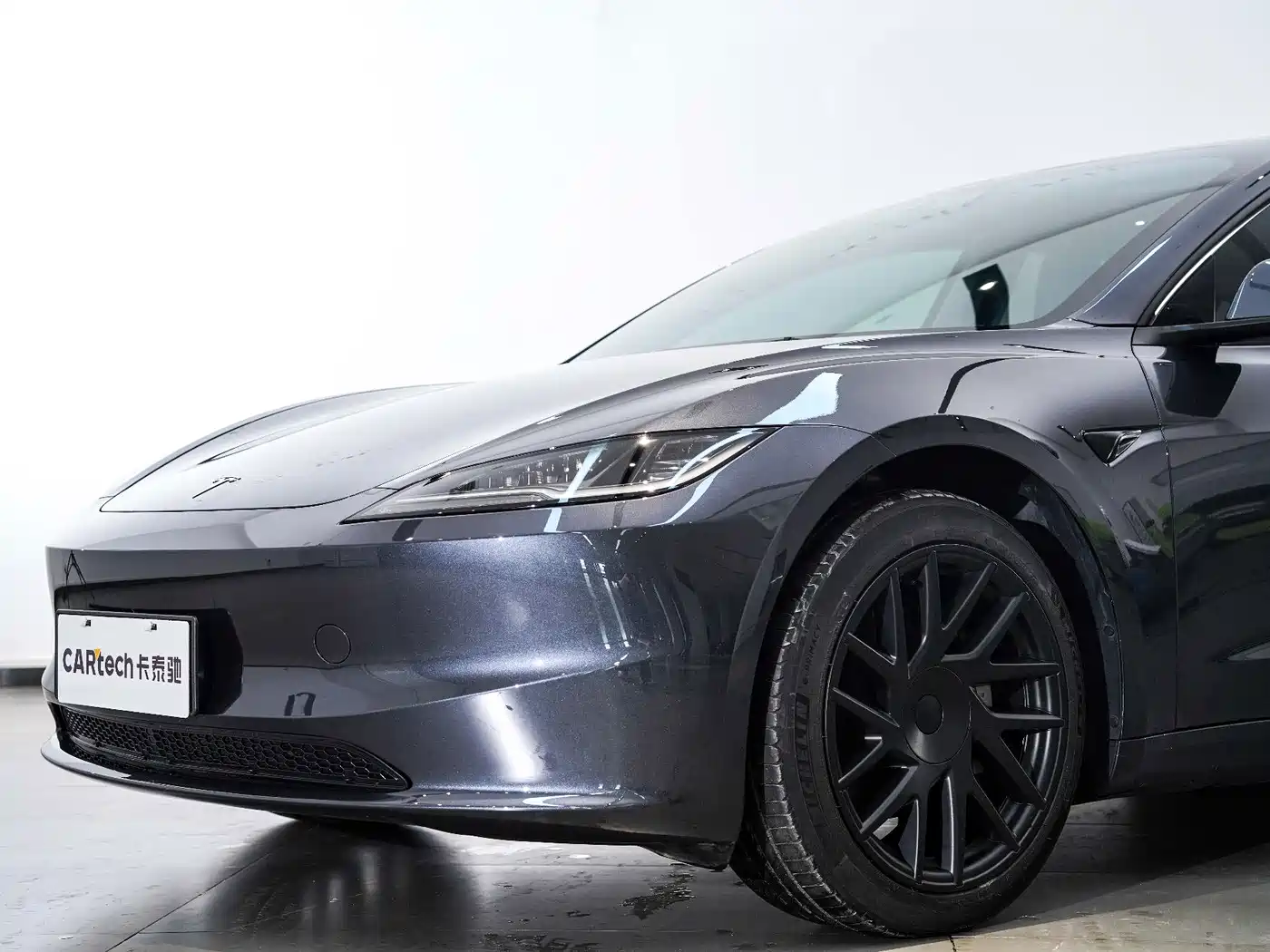 Фото 18 - Tesla Model 3