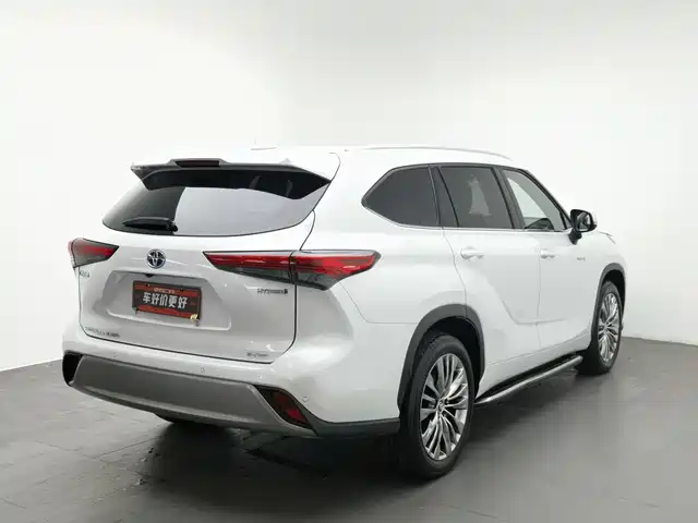 Toyota Highlander 2023 2.5L Smart Hybrid Dual Engine AWD Premium 7-Seater — фото 2