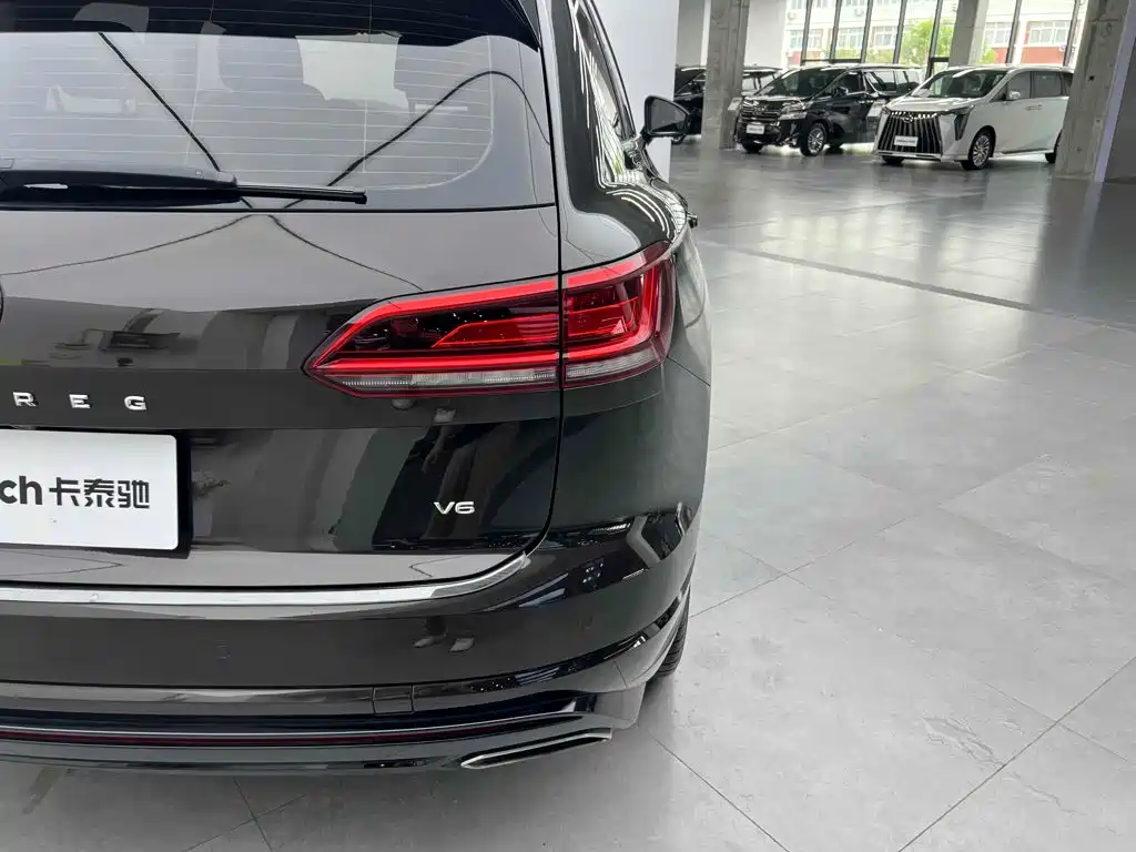 Фото 6 - Volkswagen Touareg