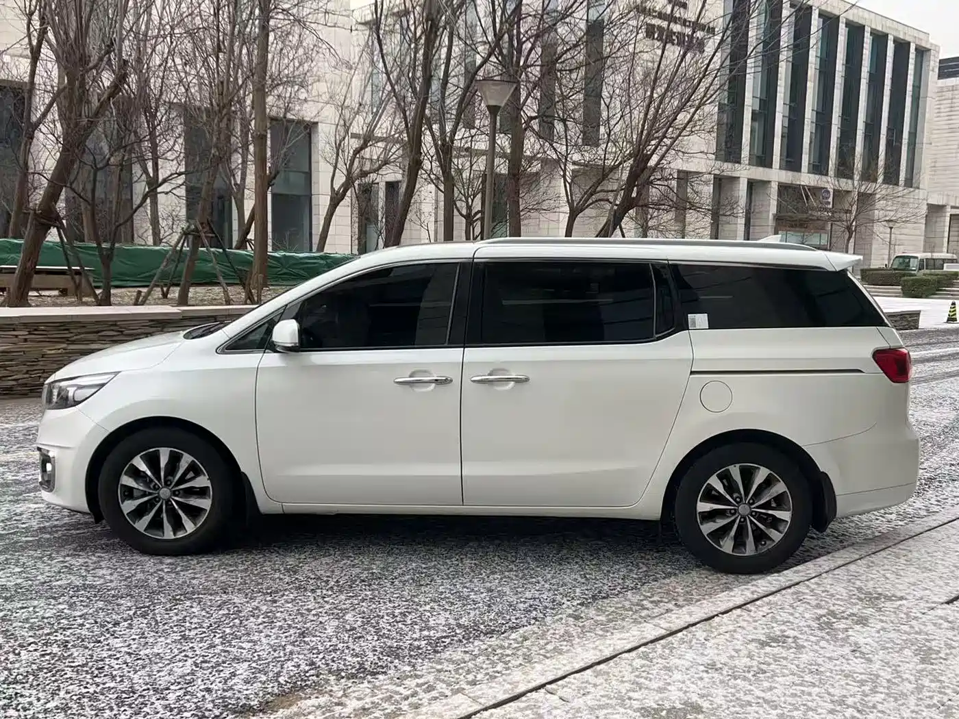 Kia Carnival (Import) 2015 3.3GDI Luxury Edition China IV фото 6