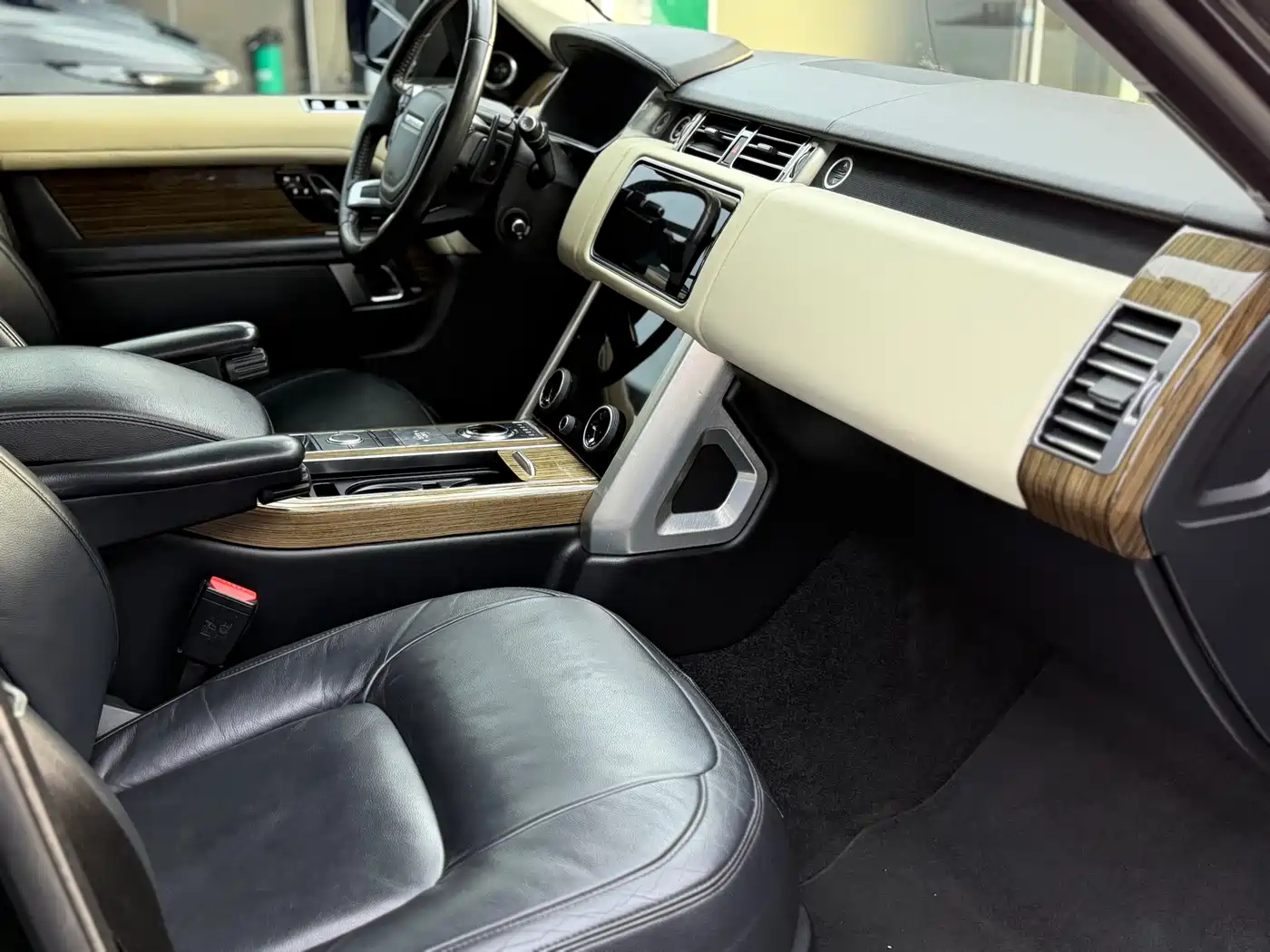 Land Rover Range Rover 2018 3.0 SC V6 Vogue Heritage Edition фото 14