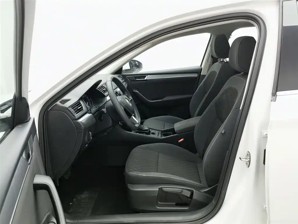 Škoda Superb 2019 TSI280 DSG Standard Edition фото 10
