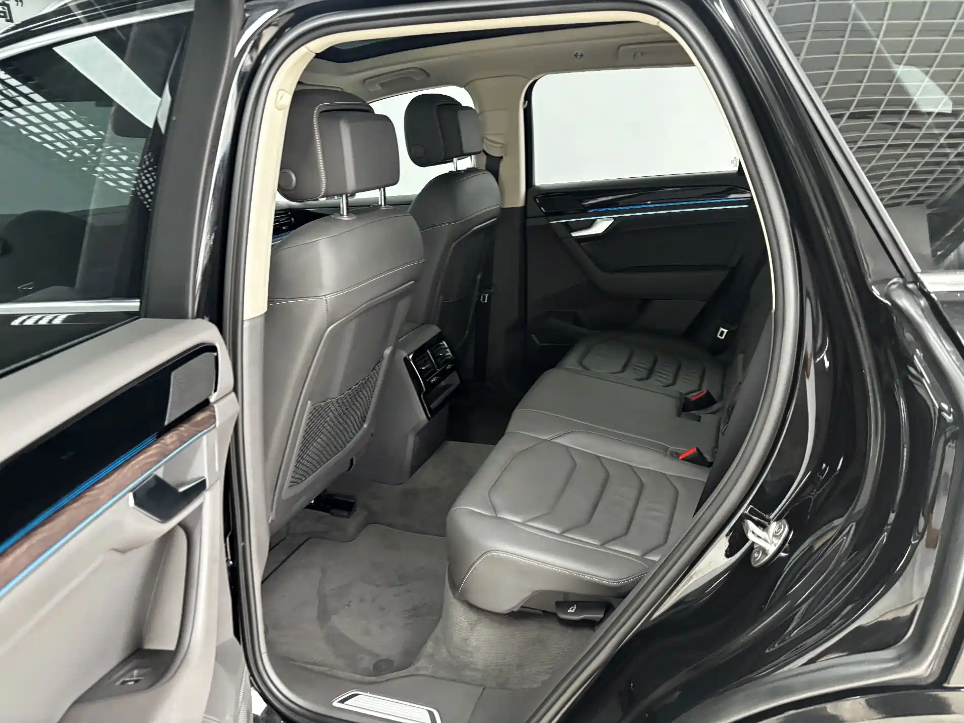 Фото 22 - Volkswagen Touareg