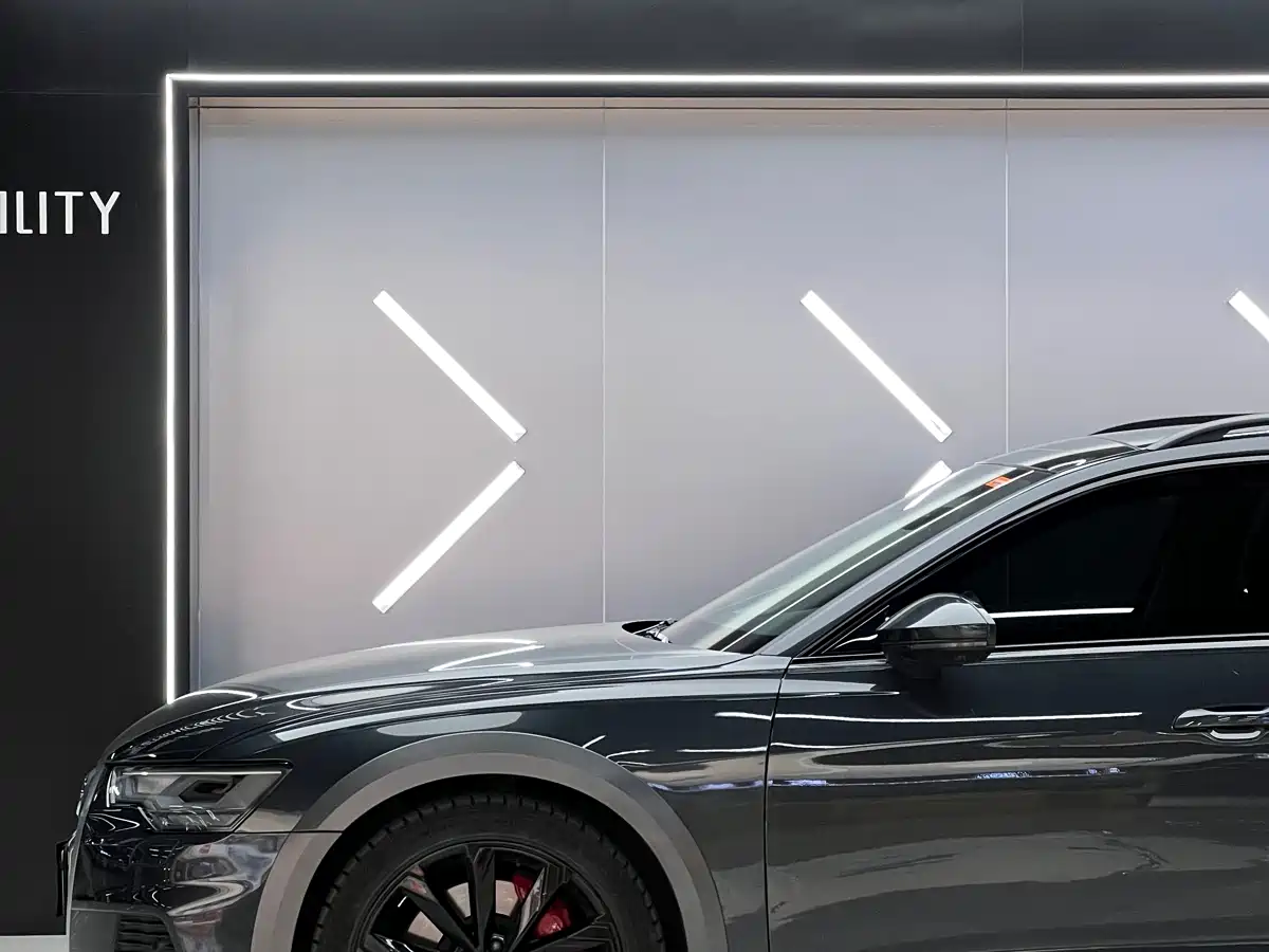 Audi A6 (Import) 2023 Model allroad quattro 55 TFSI Premium Off-road Version фото 30