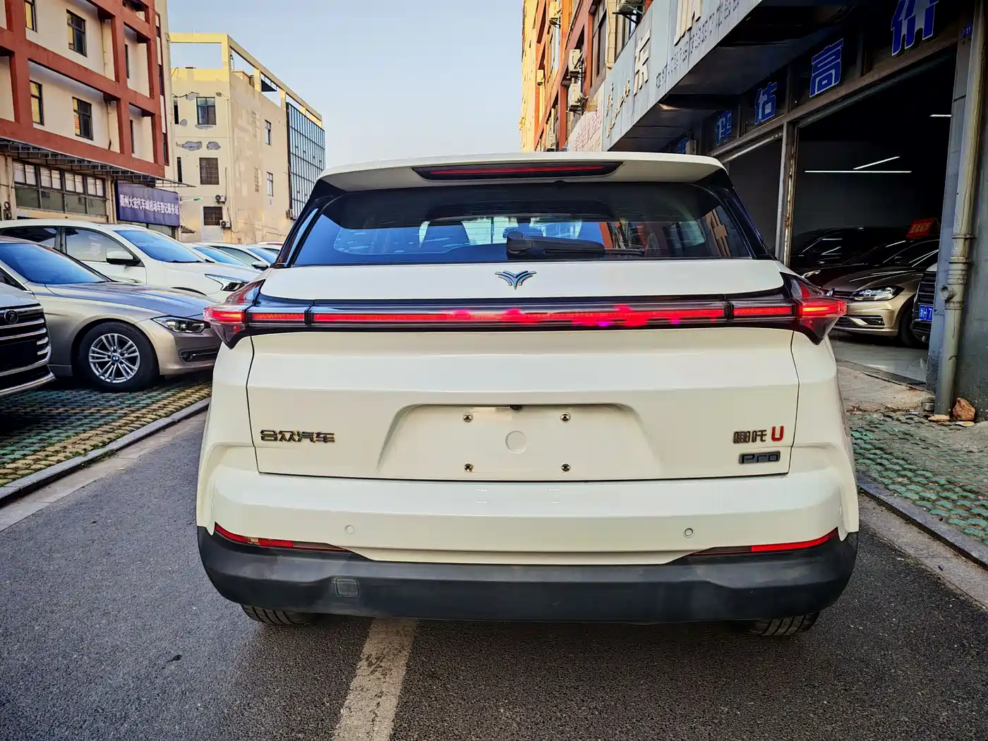 NEZHA AUTOMOBILE NEZHA U