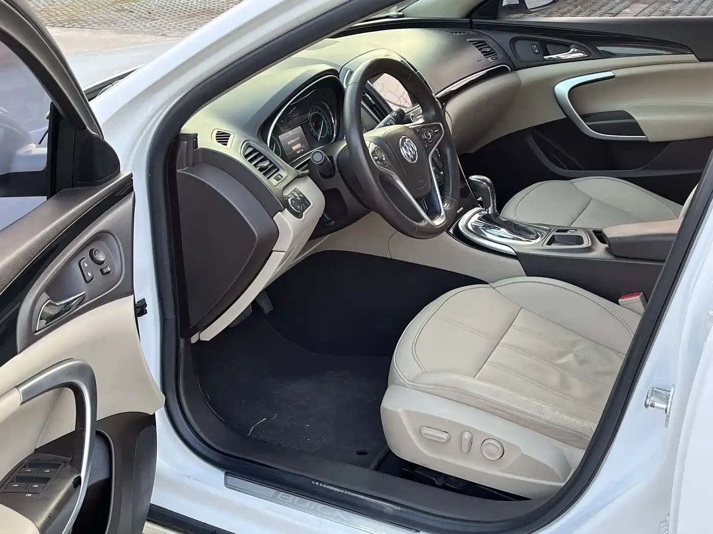 Buick Regal 2015 2.0L Elite Fashion Model фото 10