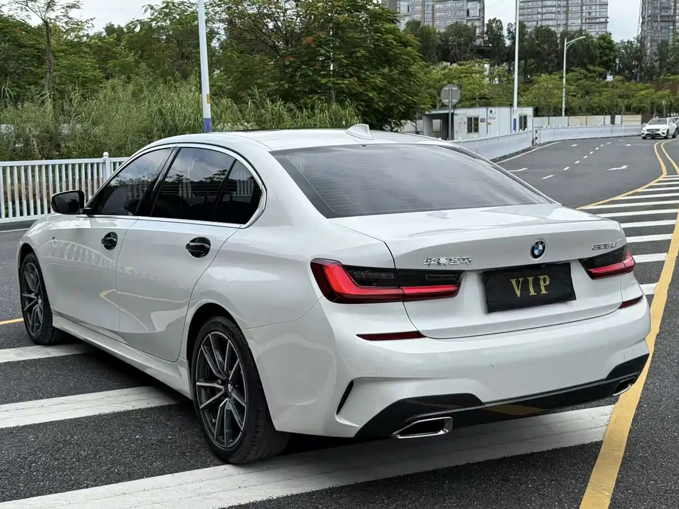 Фото 10 - BMW 3 Series