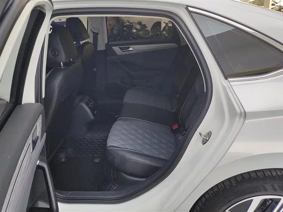 Volkswagen Sagitar 2023 300TSI DSG Surpassing Edition фото 11