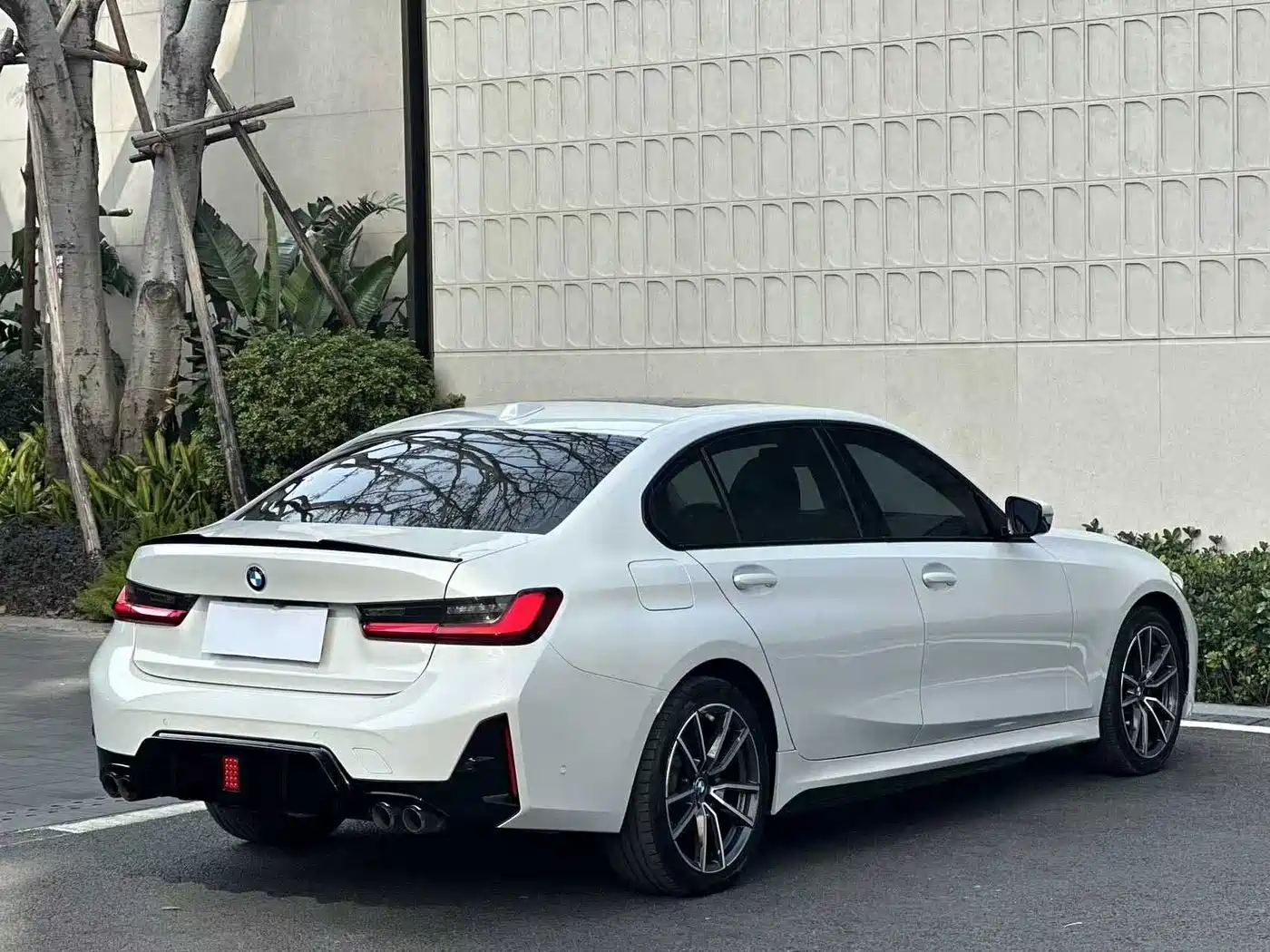BMW 3 Series 2023 325Li M Sport Package фото 25
