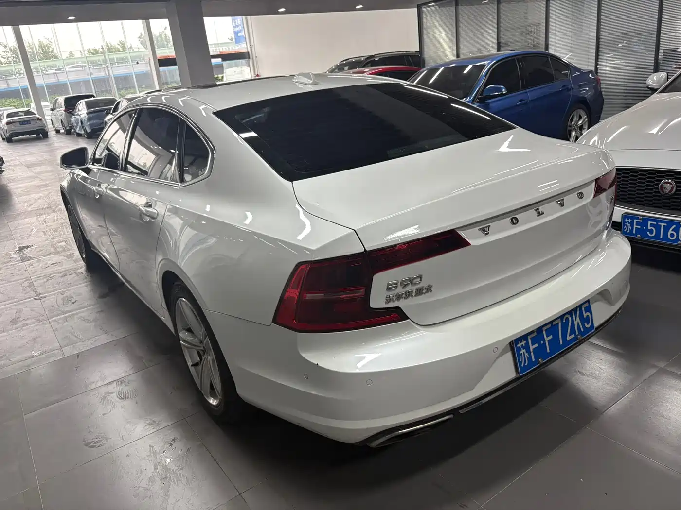 Фото 6 - Volvo S90