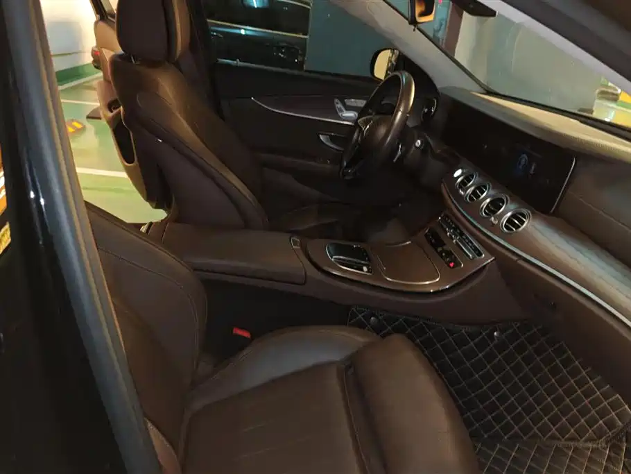 MERCEDES-BENZ E CLASS