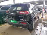 Фото 7 - Jeep Cherokee
