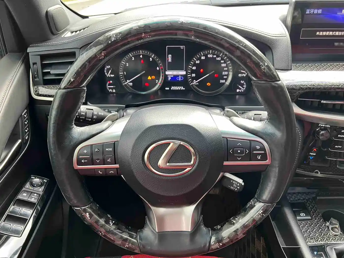 Lexus LX 2016 570 Luxury Premium Edition фото 16