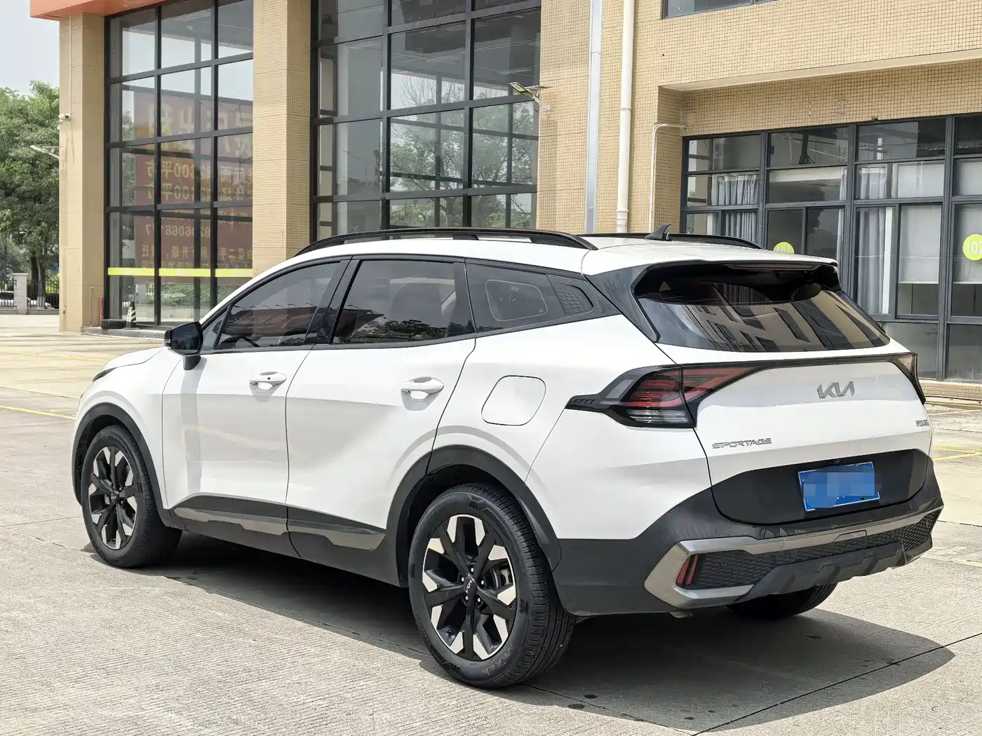 Kia Sportage 2023 2.0T 2WD Premium Edition фото 6