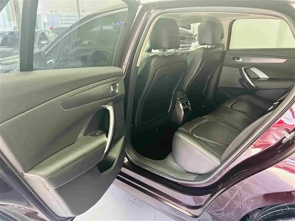 DS 5LS 2014 2014 1.8L Automatic Comfort VTi140