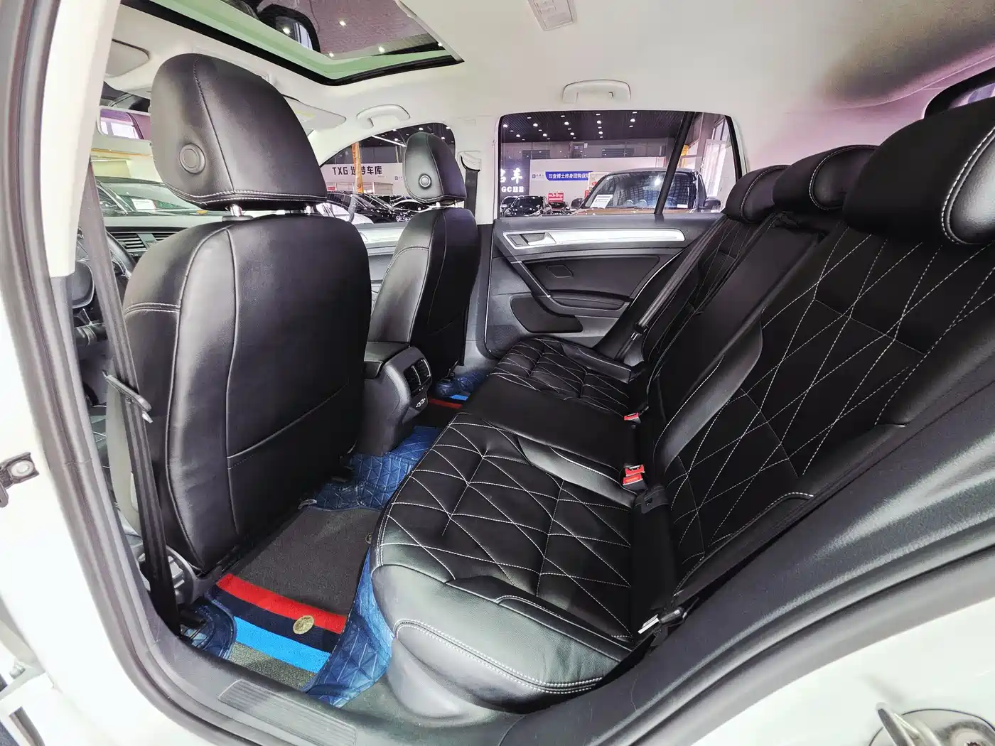 Volkswagen Golf Electric 2020 Chi фото 13