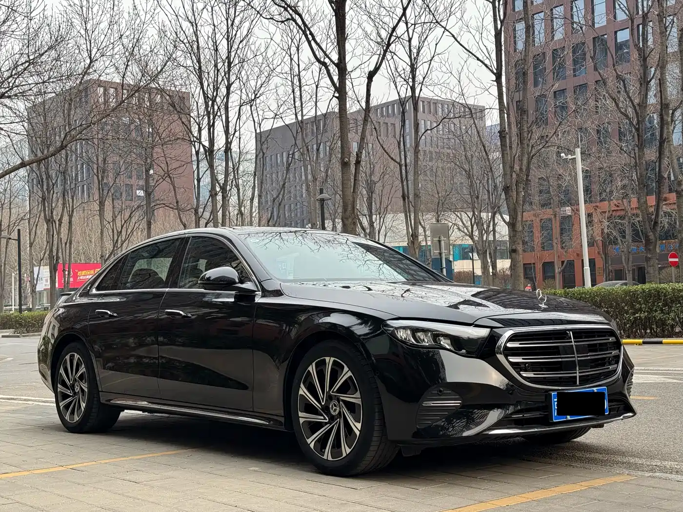 Mercedes-Benz E-Class 2024 Model E 300 L Luxury фото 3