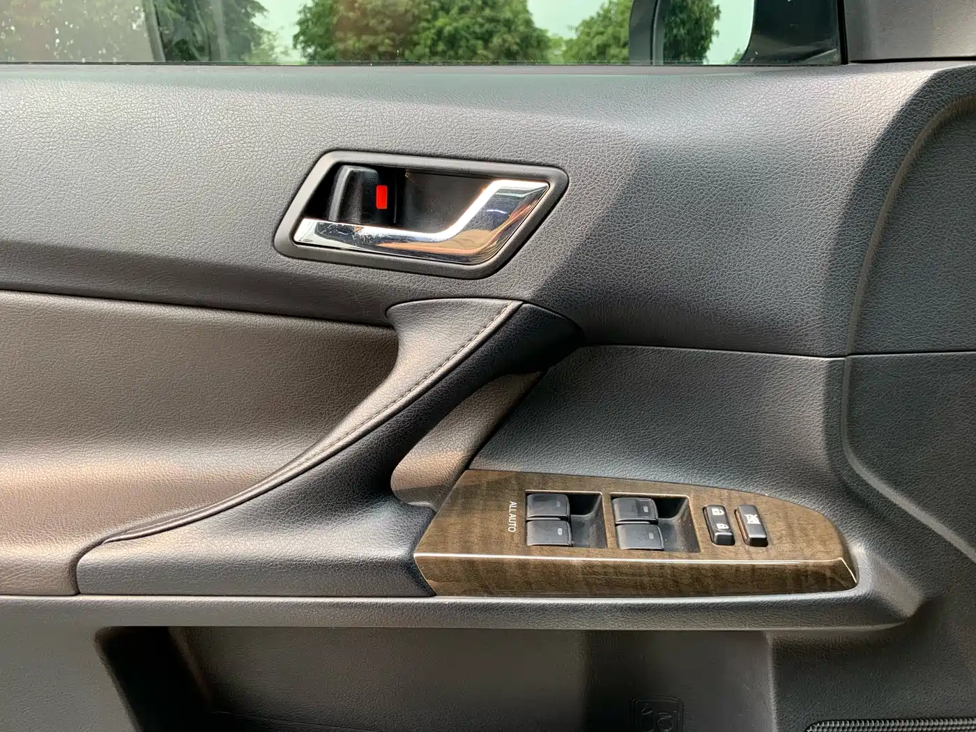 Toyota Reiz 2013 2.5V Premium Edition фото 19