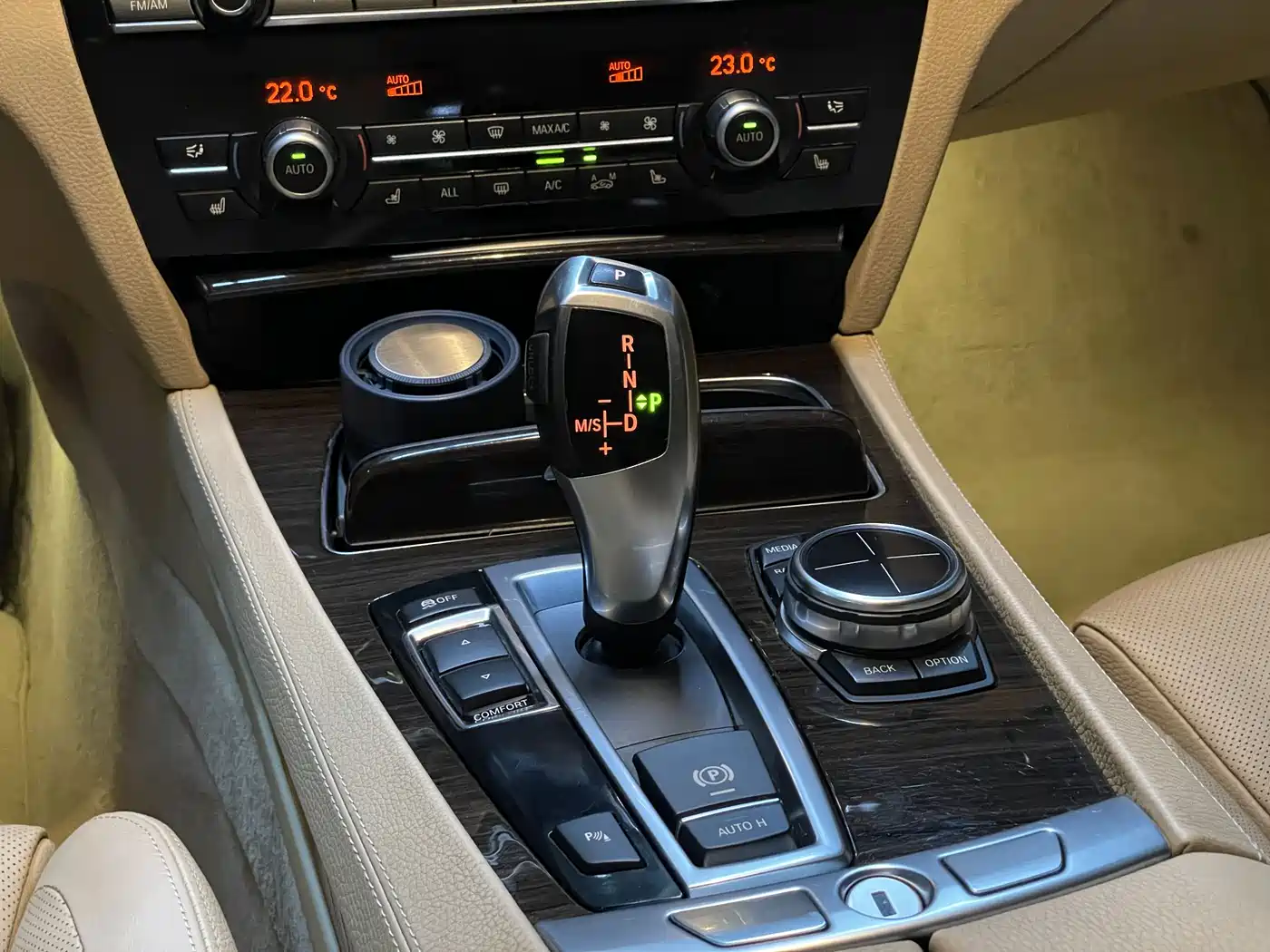 BMW 7 Series 2013 Model 740Li Leading фото 18