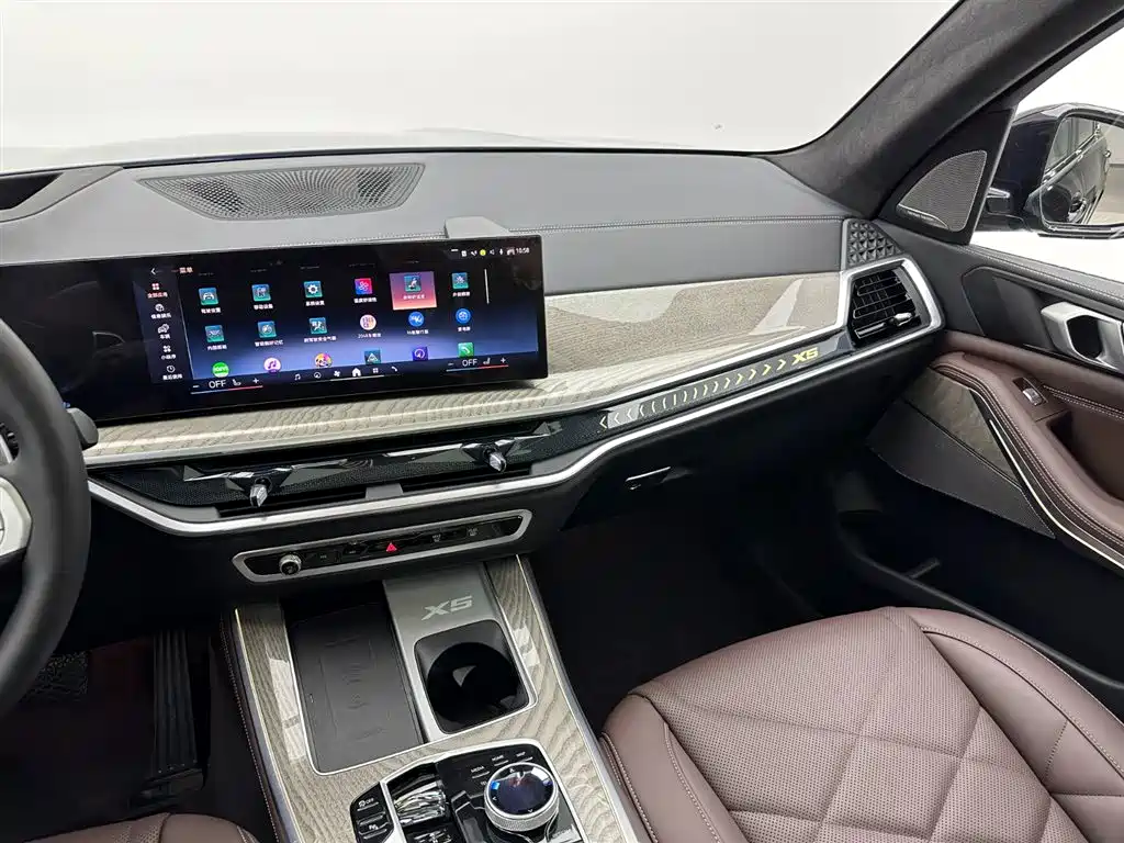 BMW X5 2026 xDrive 40Li M Sport Night Edition Package фото 15