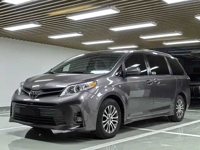 TOYOTA SIENNA