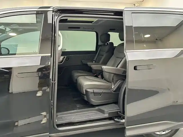 SAIC Maxus Maxus G70 2024 2024 2.0T Auto Ultimate Edition 7-Seater