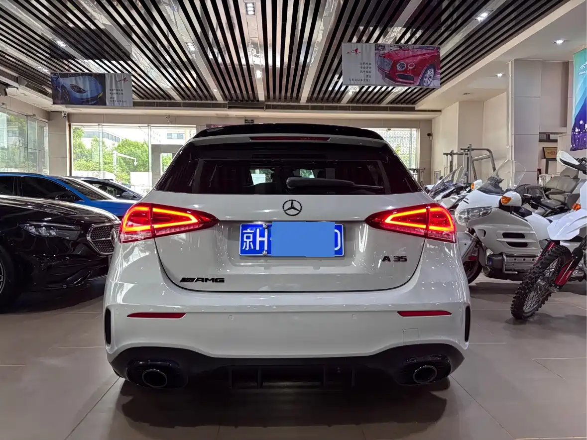 Mercedes-Benz A-Class AMG (Import) 2020 Facelift AMG A 35 4MATIC фото 4