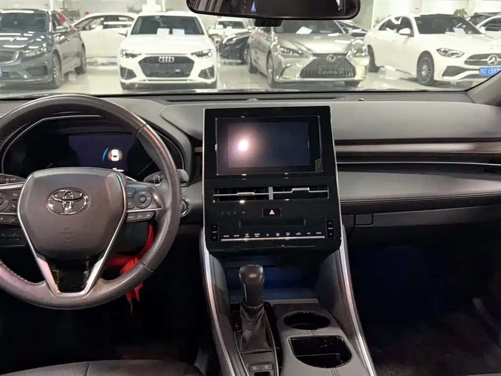 Toyota Avalon 2023 2.0L Premium Selection фото 10