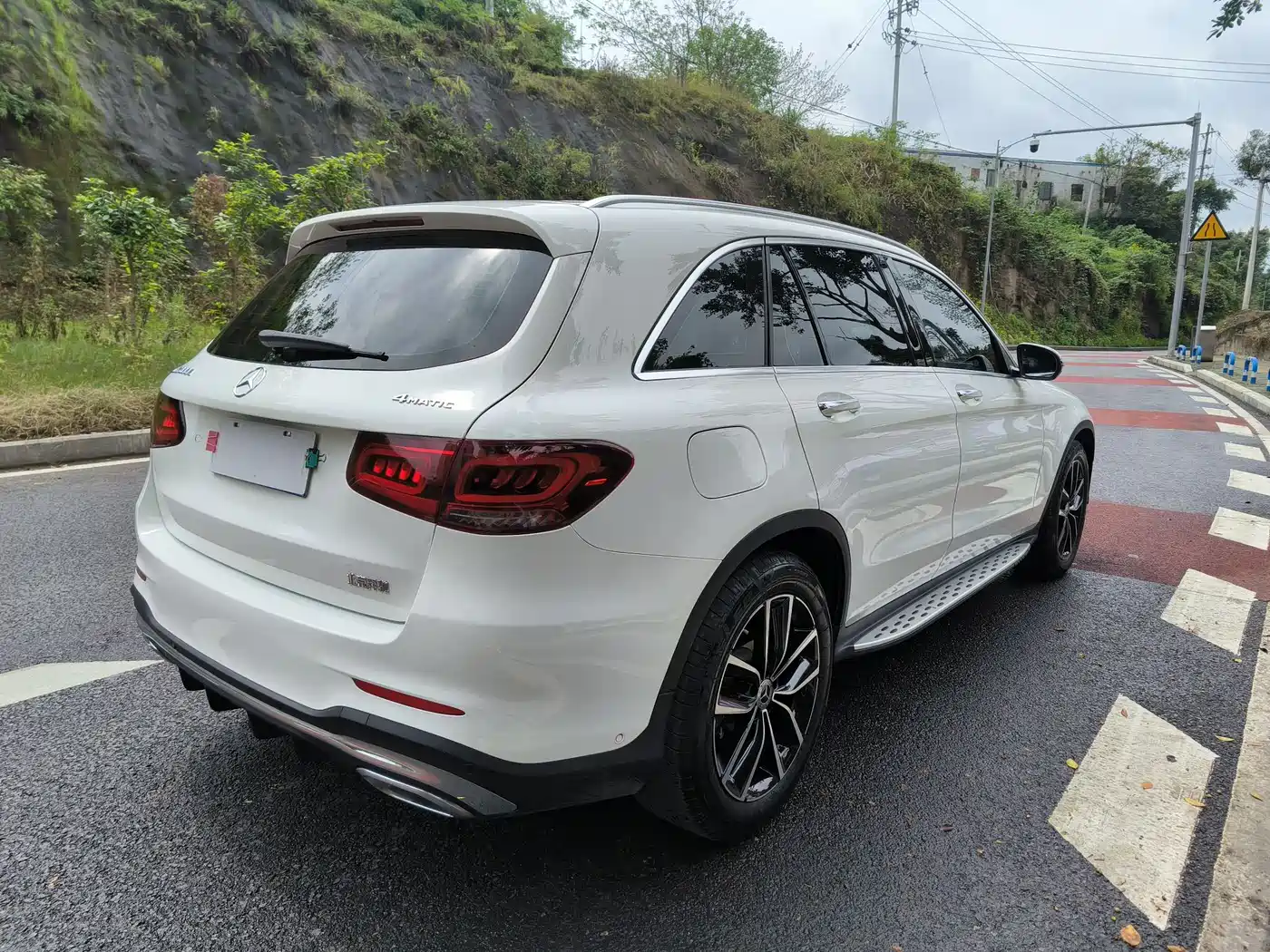 MERCEDES-BENZ GLC