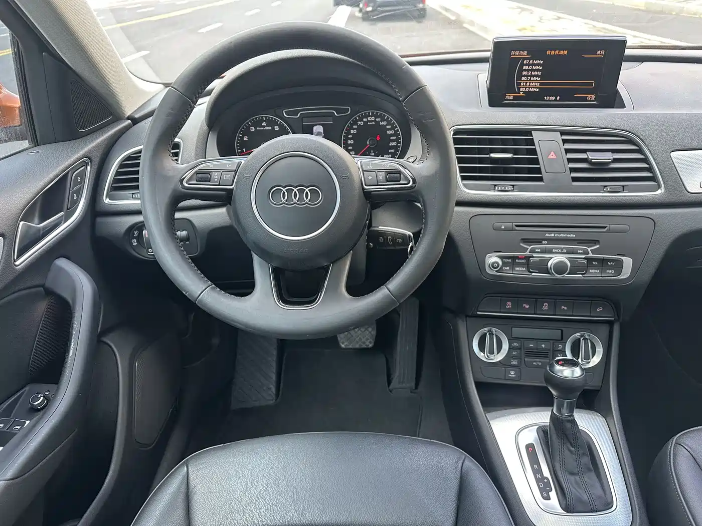 Audi Q3 (Import) 2012 35 TFSI quattro Comfort фото 12