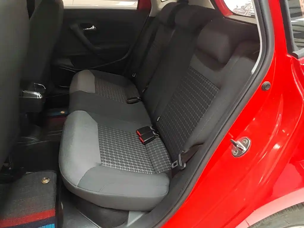 Volkswagen Polo 2016 1.6L Automatic Comfort фото 17
